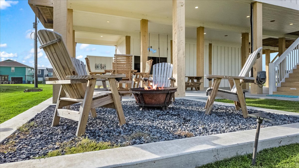 63d831739ede46c29a51a3b9cee9b4c4 | Beachhouse | Texas | TX | Vacation Homes | Galveston | Crystal Beach | Kokomo | Breezy Days | Beachfront Elegance | Sunrise Serenity | Southern Sands Property Management, LLC