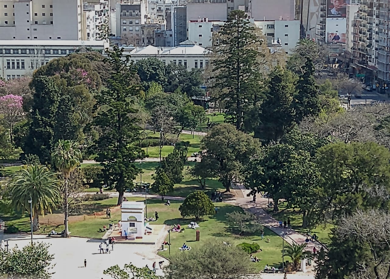 Parque Rivadavia; not an apartment view.
Georgina Gambina. https://commons.wikimedia.org/wiki/File:Parque_Rivadavia_-_Imagen_aérea.jpg
https://creativecommons.org/licenses/by-sa/4.0/