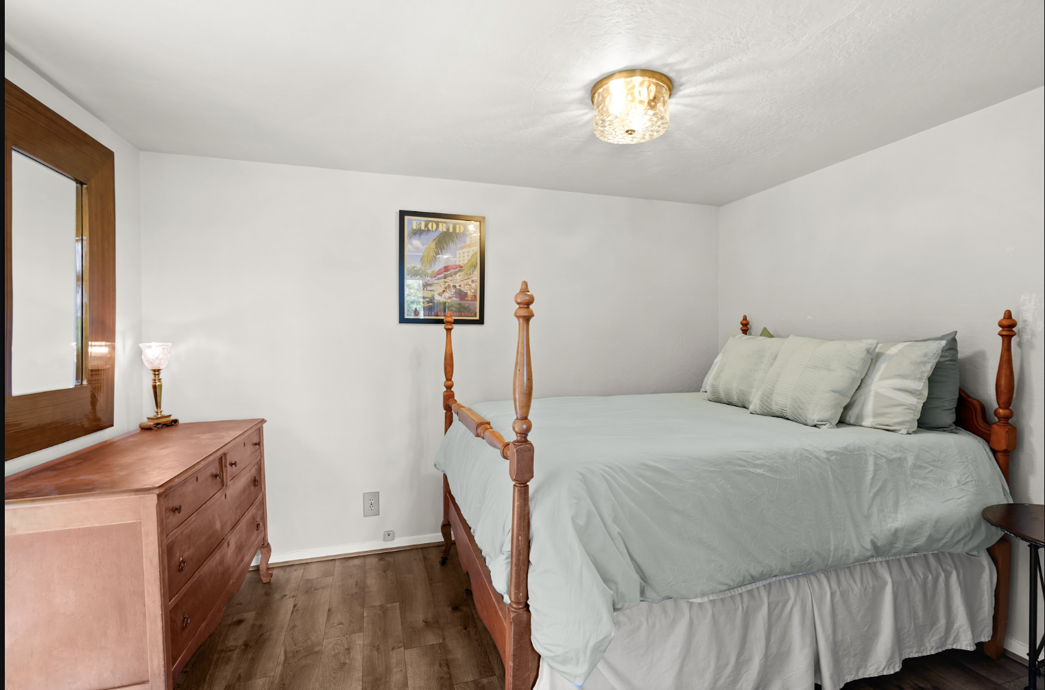 Bright and comfortable guest bedroom