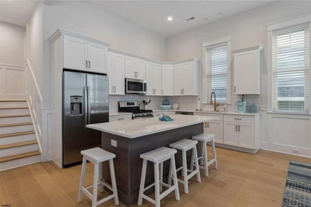 Kitchen island which can seat four