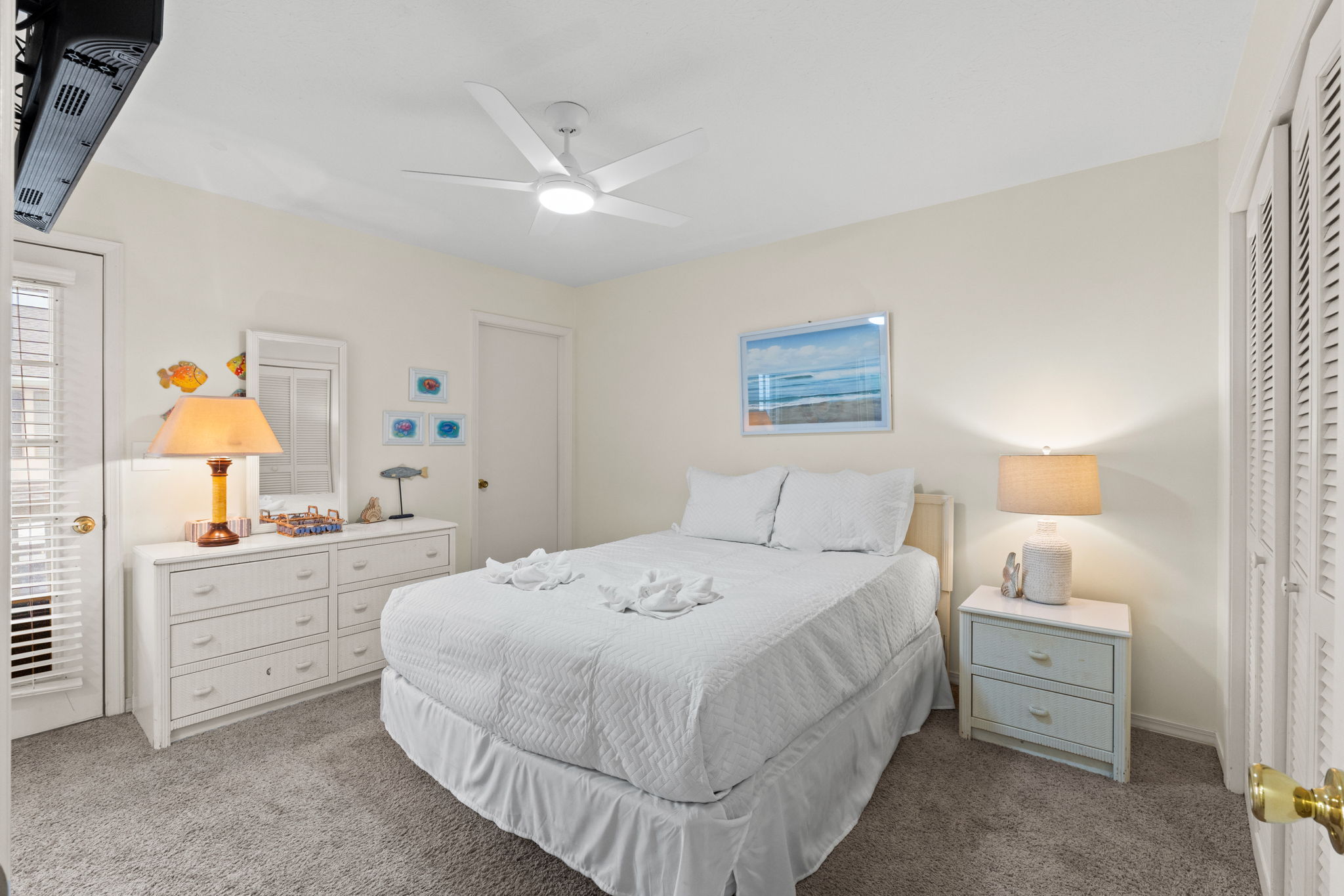 Bedroom 1 with Queen Sized Bed