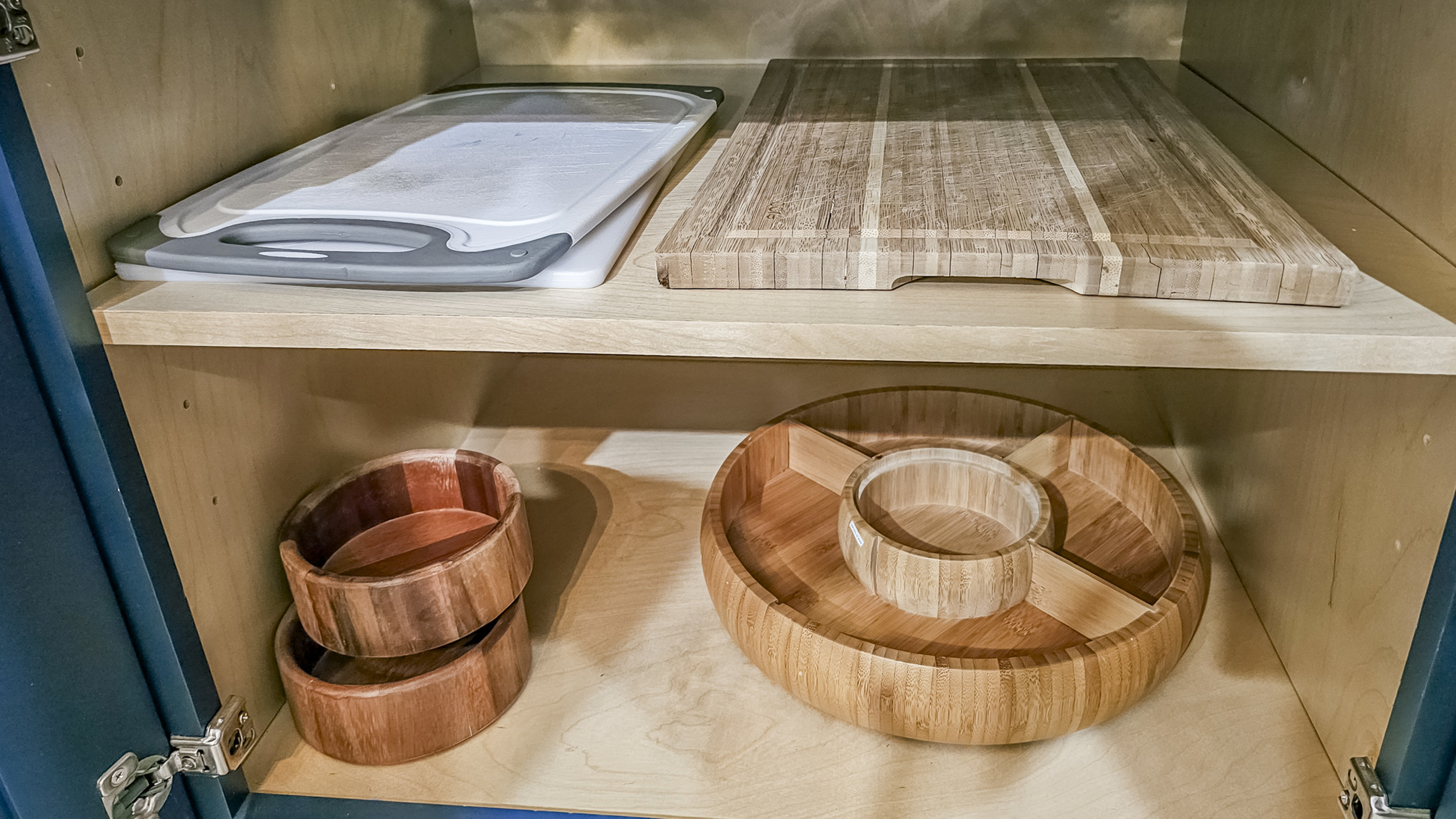 Equip your culinary adventures with stylish wooden serveware and cutting boards!