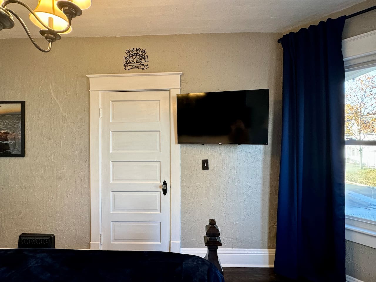 The Main Level Sydney Room offers a Roku smart TV.