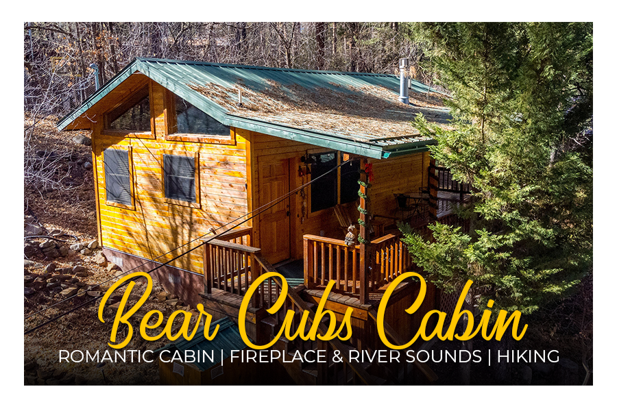 Escape to Bear Cubs Cabin—your perfect romantic getaway! Cozy up by the fireplace after a day of hiking through beautiful nearby trails and exploring Midtown Ruidoso. Bear Cubs Cabin is equipp