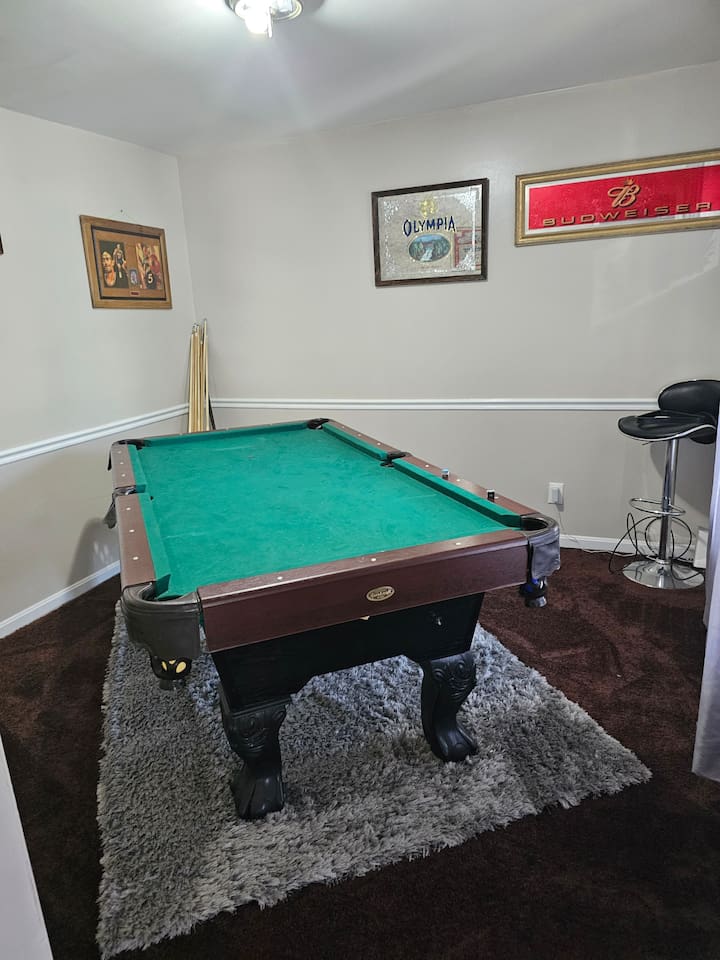 Pool table