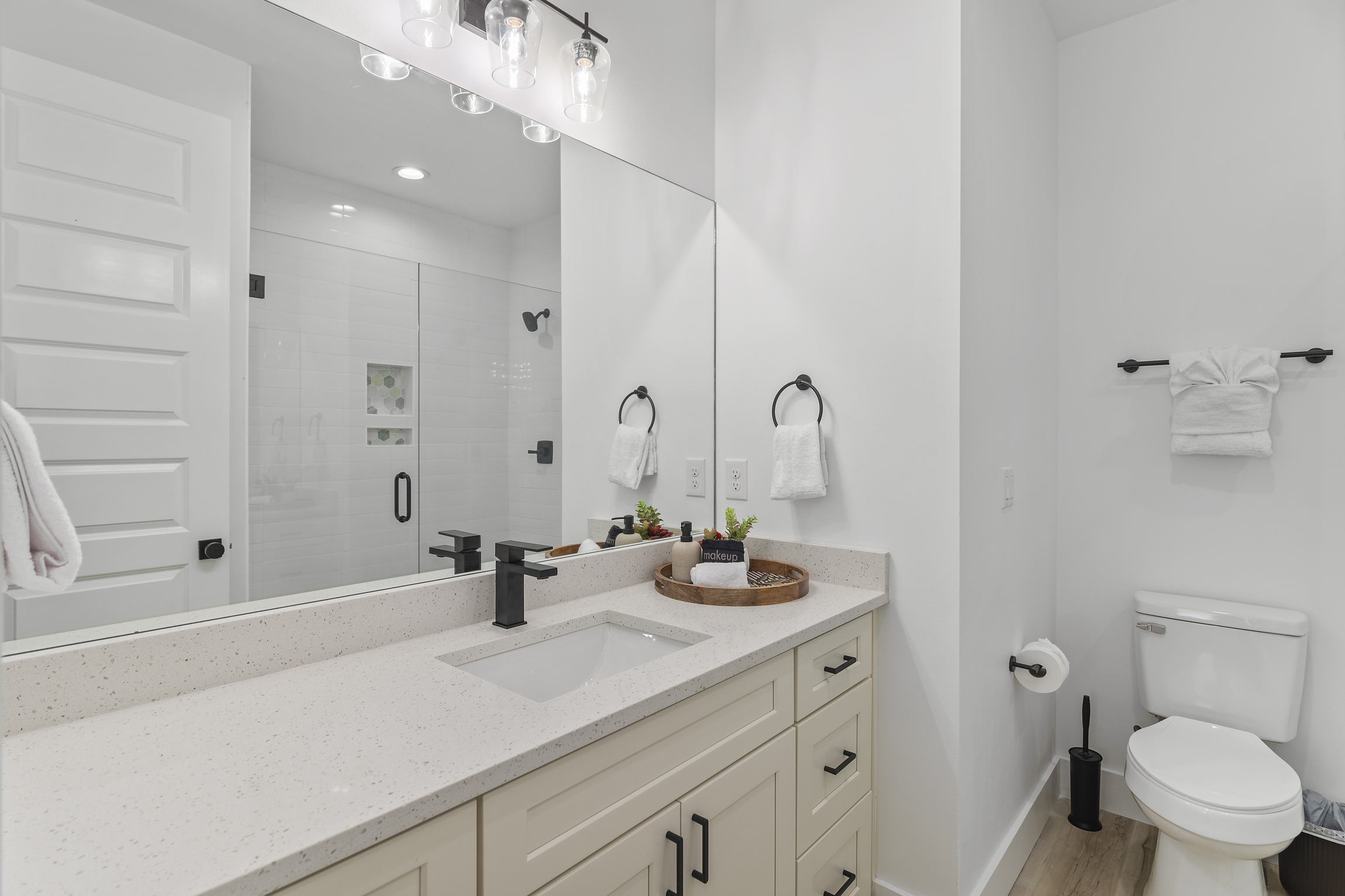 Bathroom # 5: Private Bath (Second Floor)
