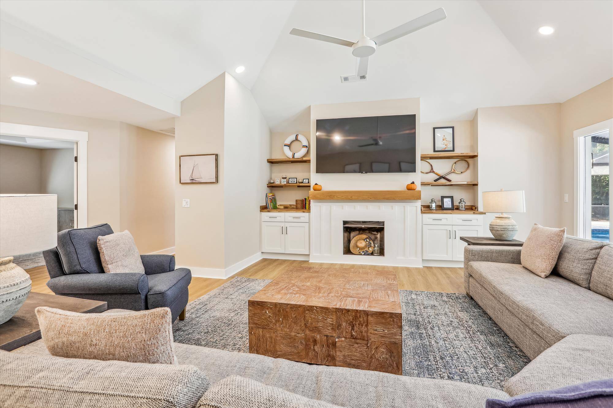 Living Area to relax in after a day out enjoying  the island!