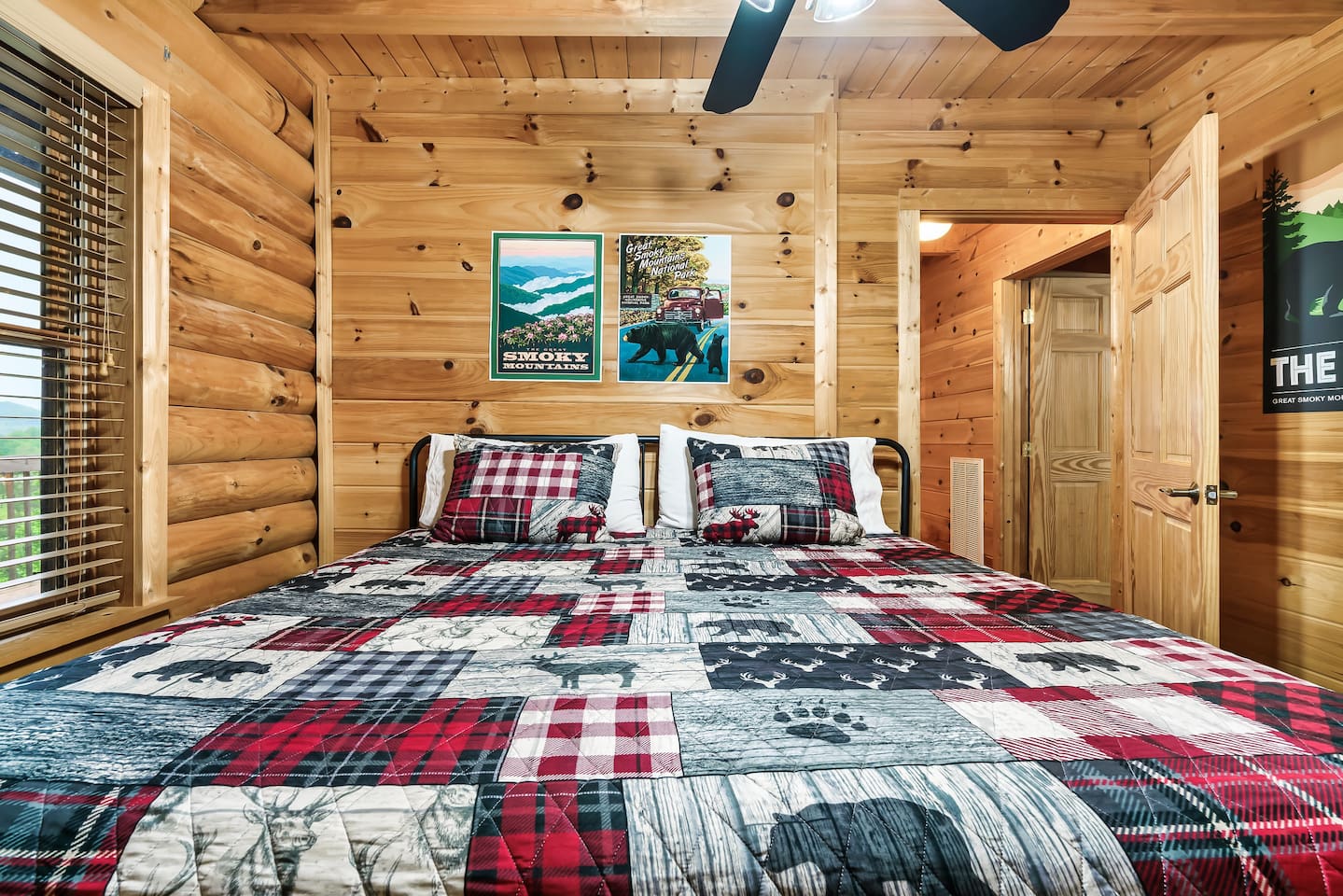 2nd bedroom - king bed - main floor