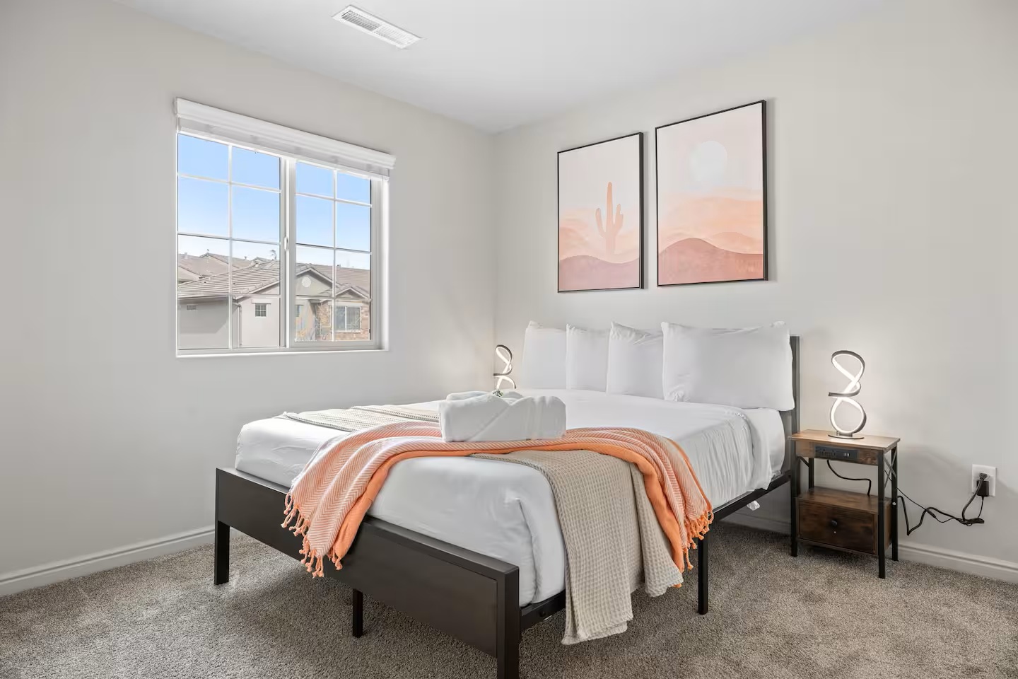 Sunny desert-chic bedroom