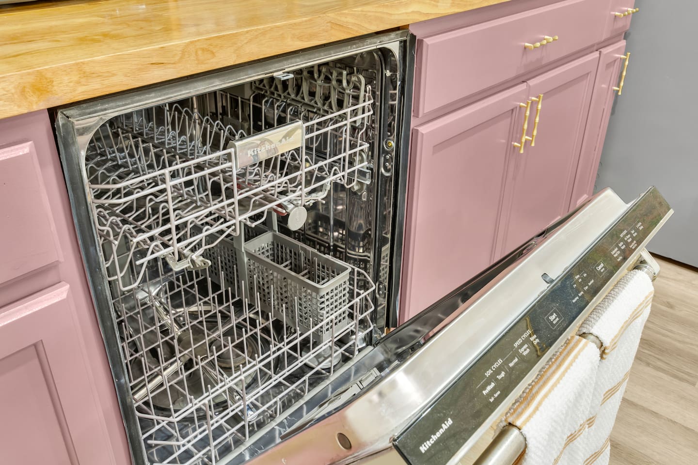 Enjoy the convenience of a built-in dishwasher, making post-meal cleanup quick and effortless during your stay.