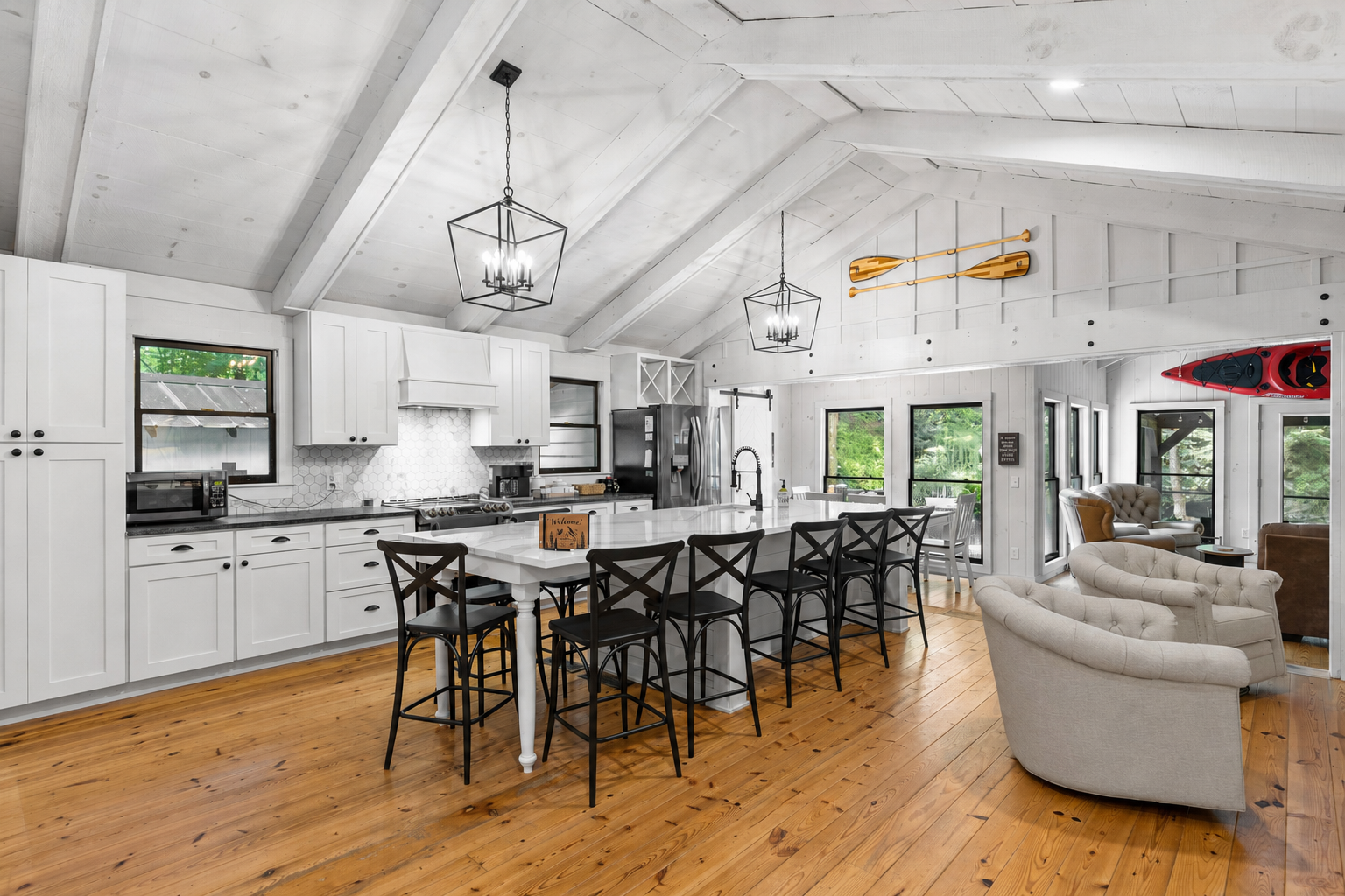 The fully equipped kitchen has everything you need to prepare family meals.