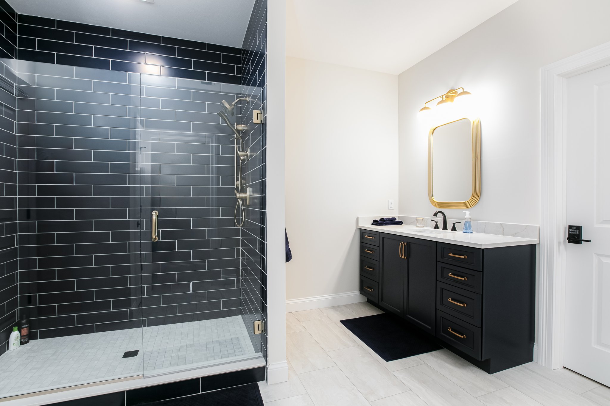 Main House Master Bedroom Ensuite Bathroom