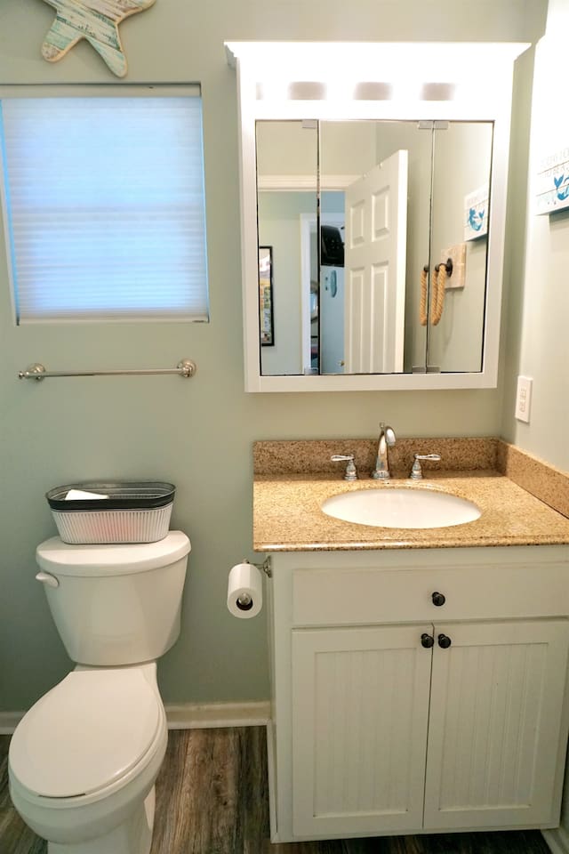 Full Bathroom