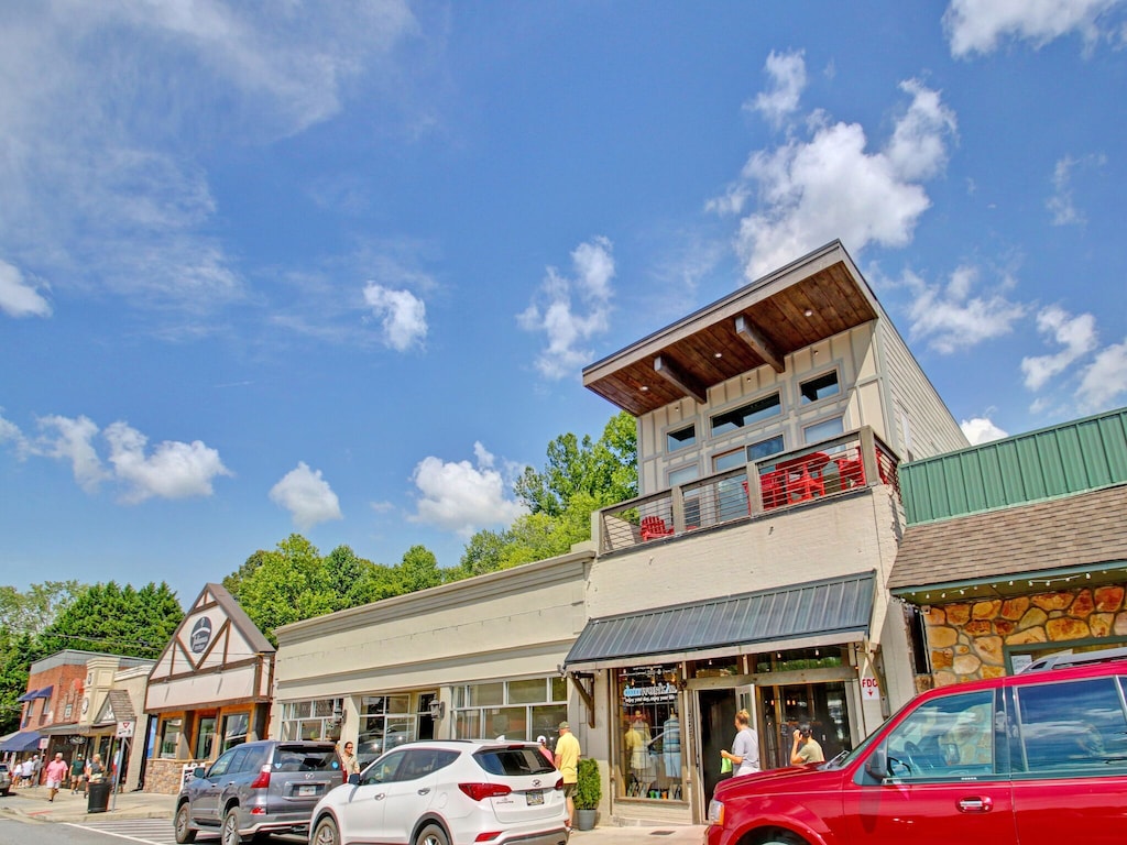 View of the Loft from the Street. Heart of Downtown Blue Ridge.