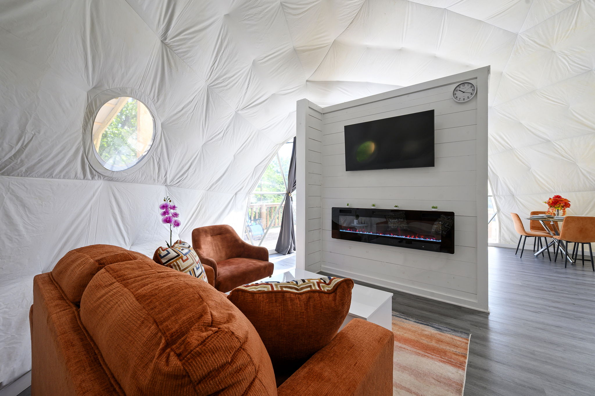 Living Room w/electric fireplace and TV