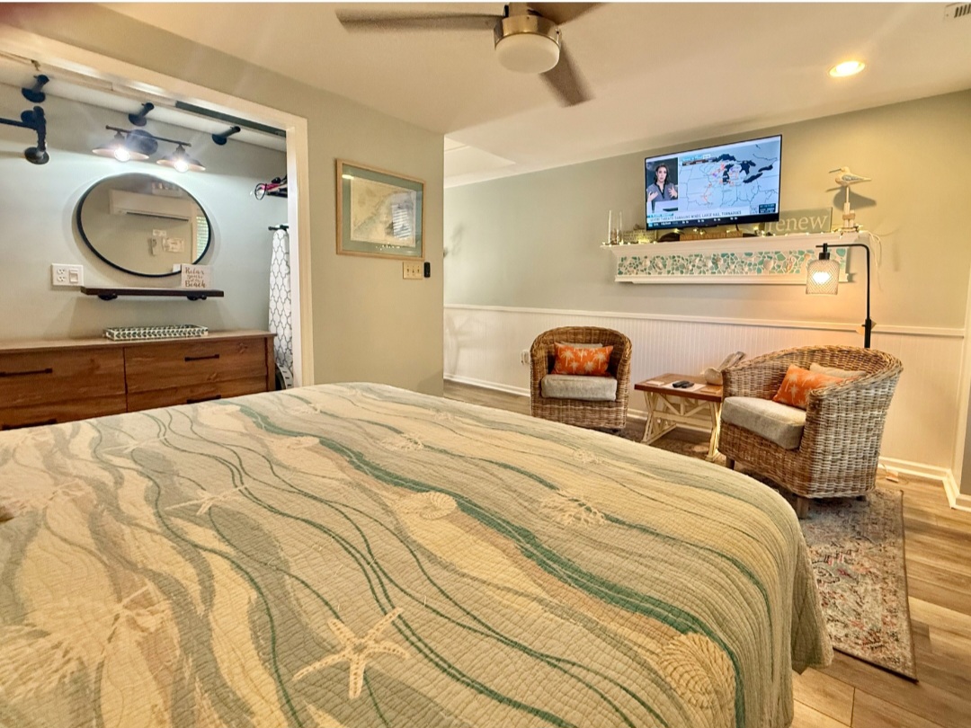 Studio Bedroom/Living Area