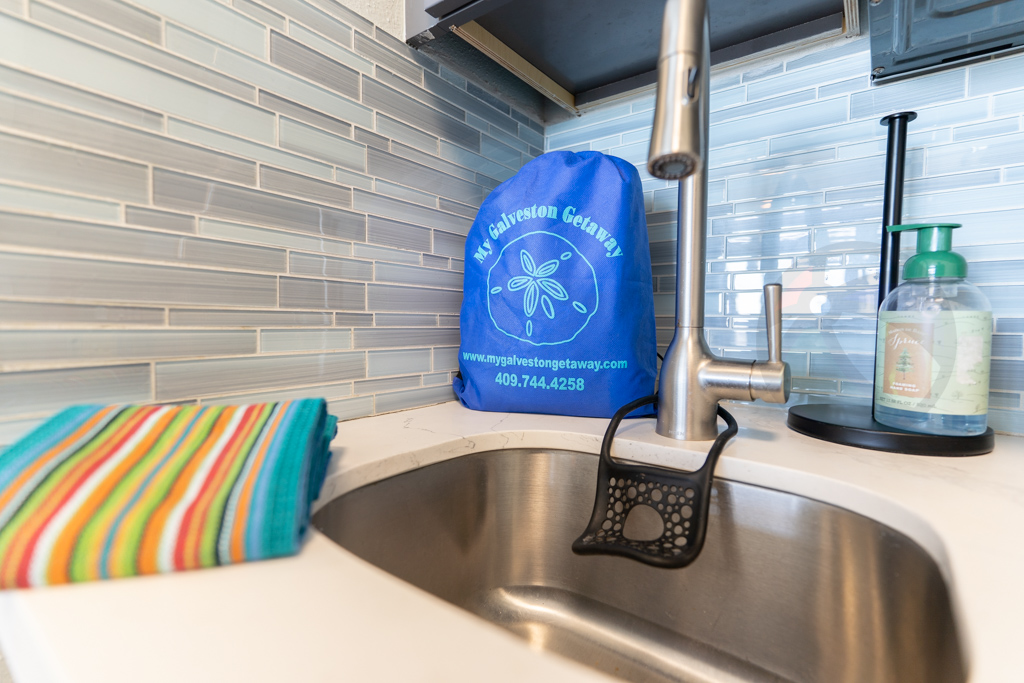 Sink for quick clean ups