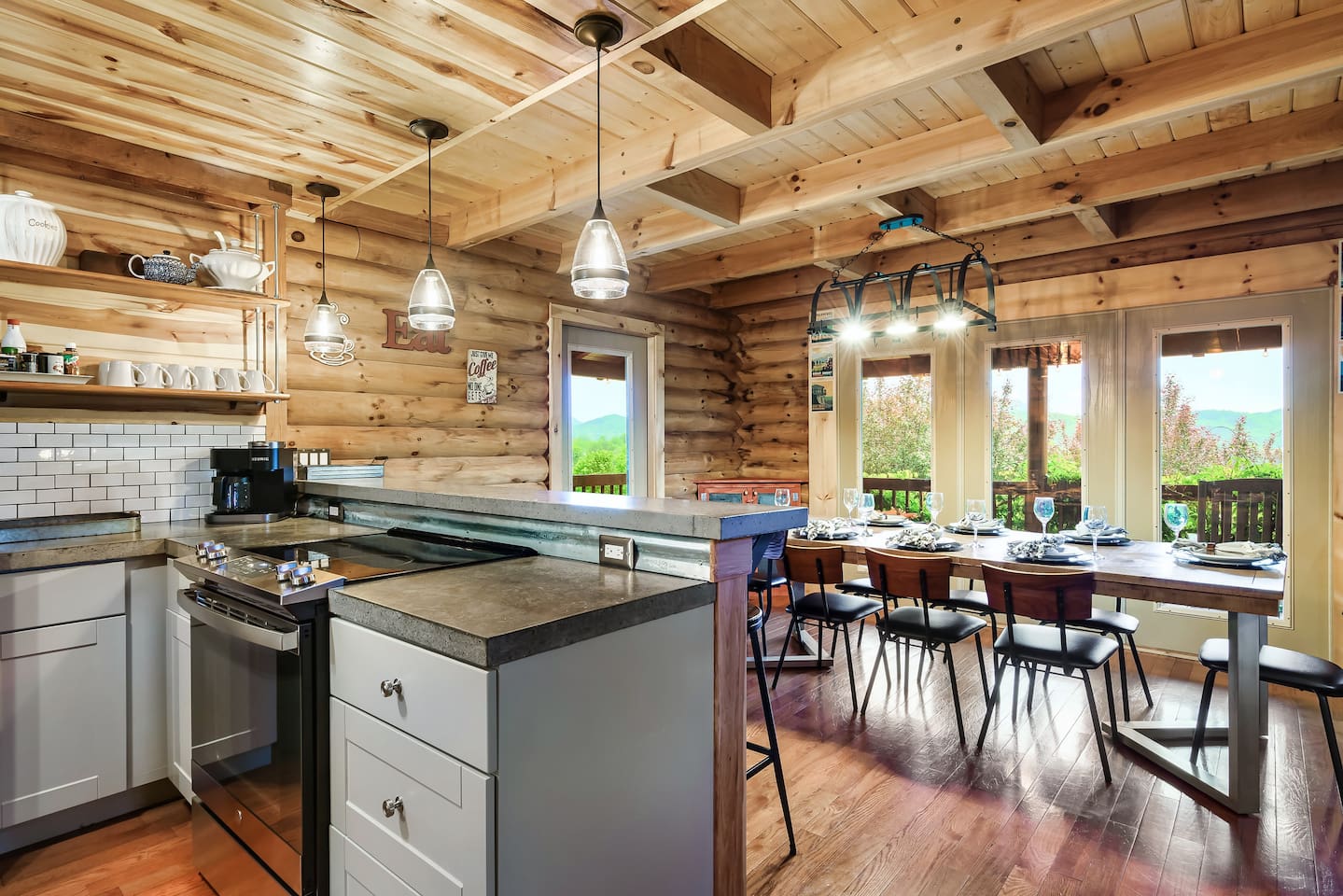 Kitchen/dining area