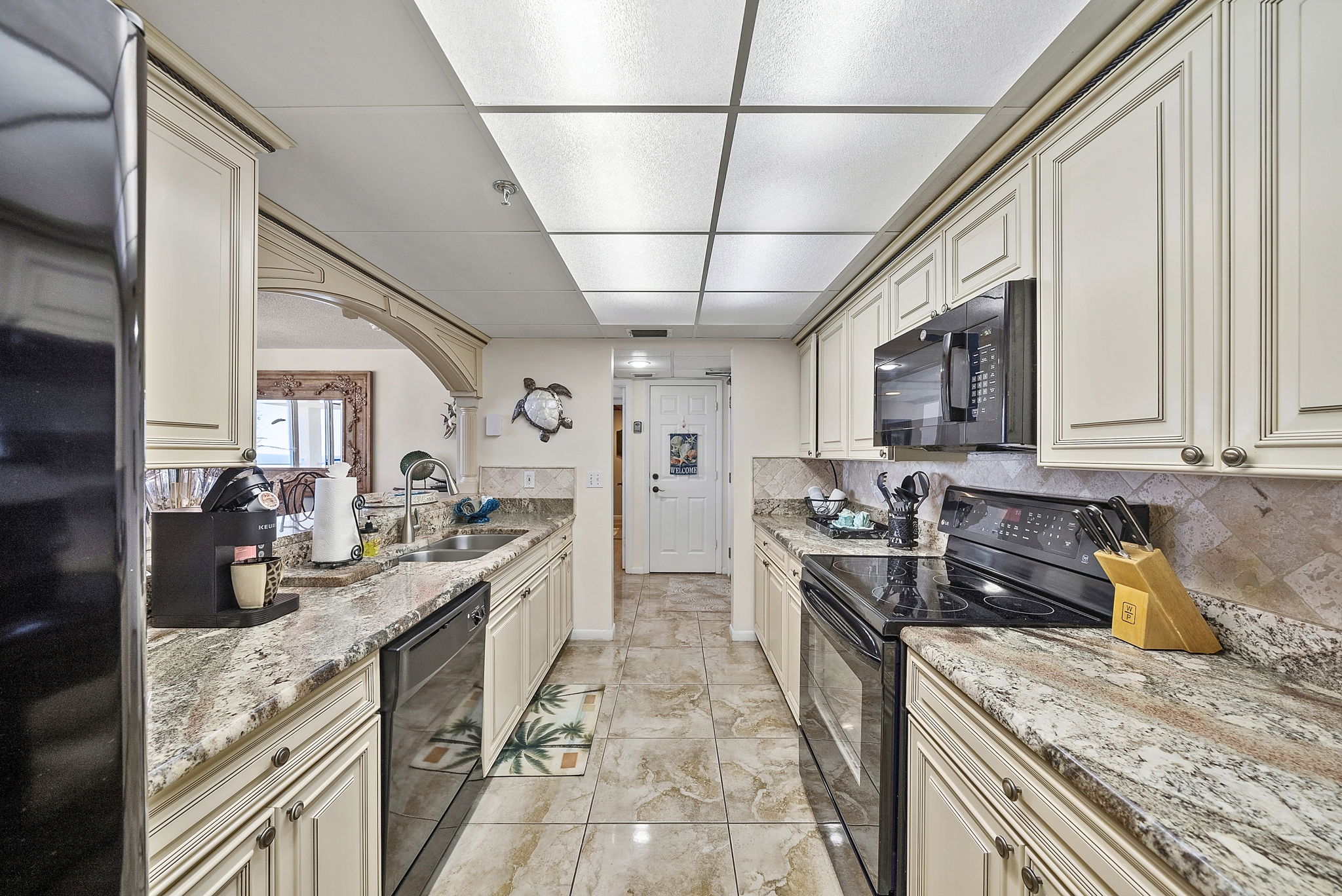 Fully equipped kitchen with everything you need to cook