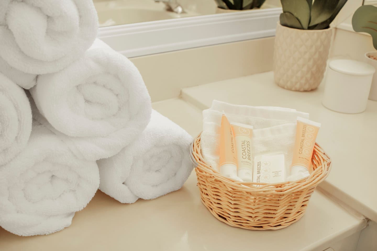 We provide all the linens and soaps for your entire stay. 