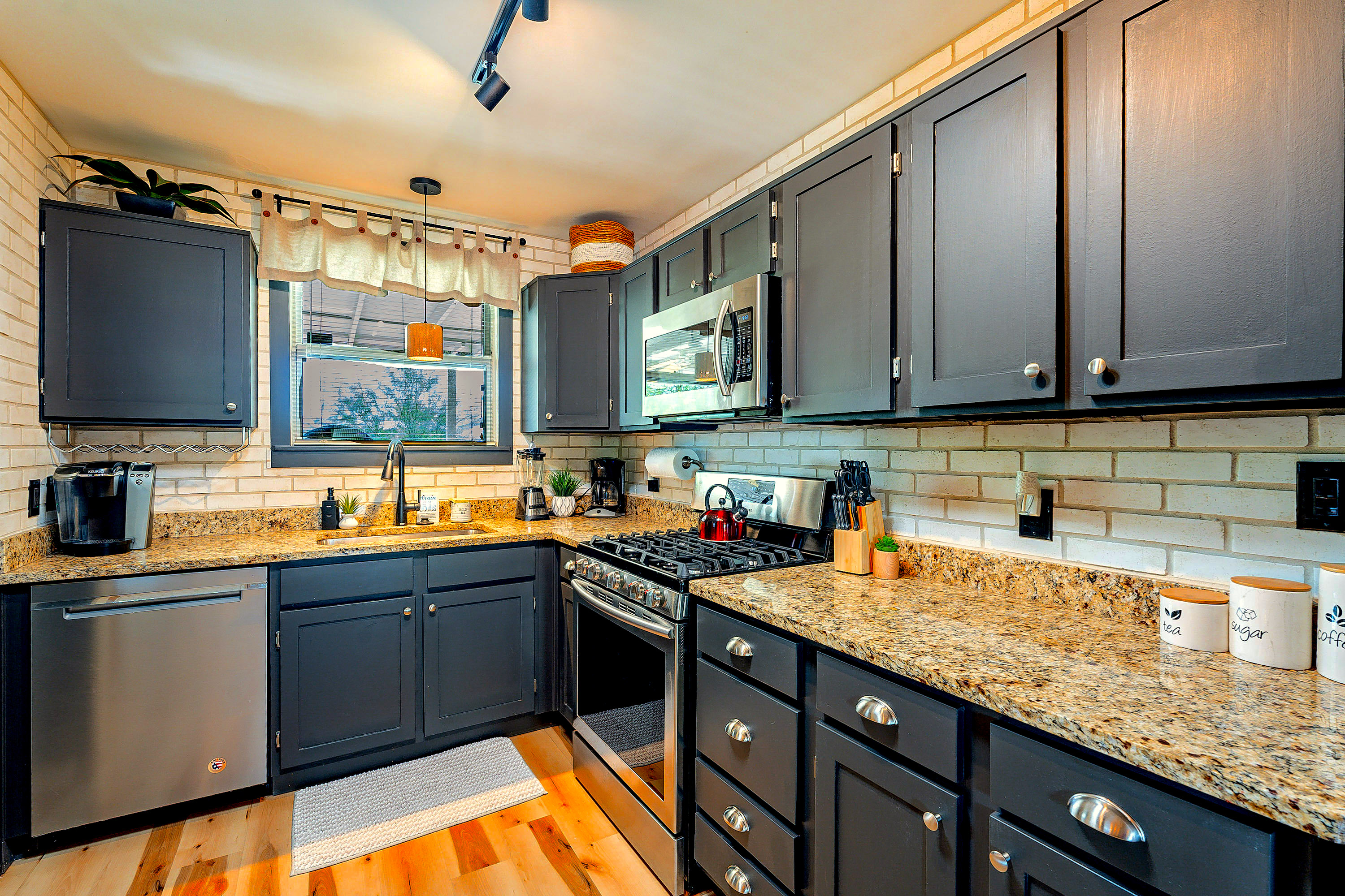 Fully Stocked Kitchen