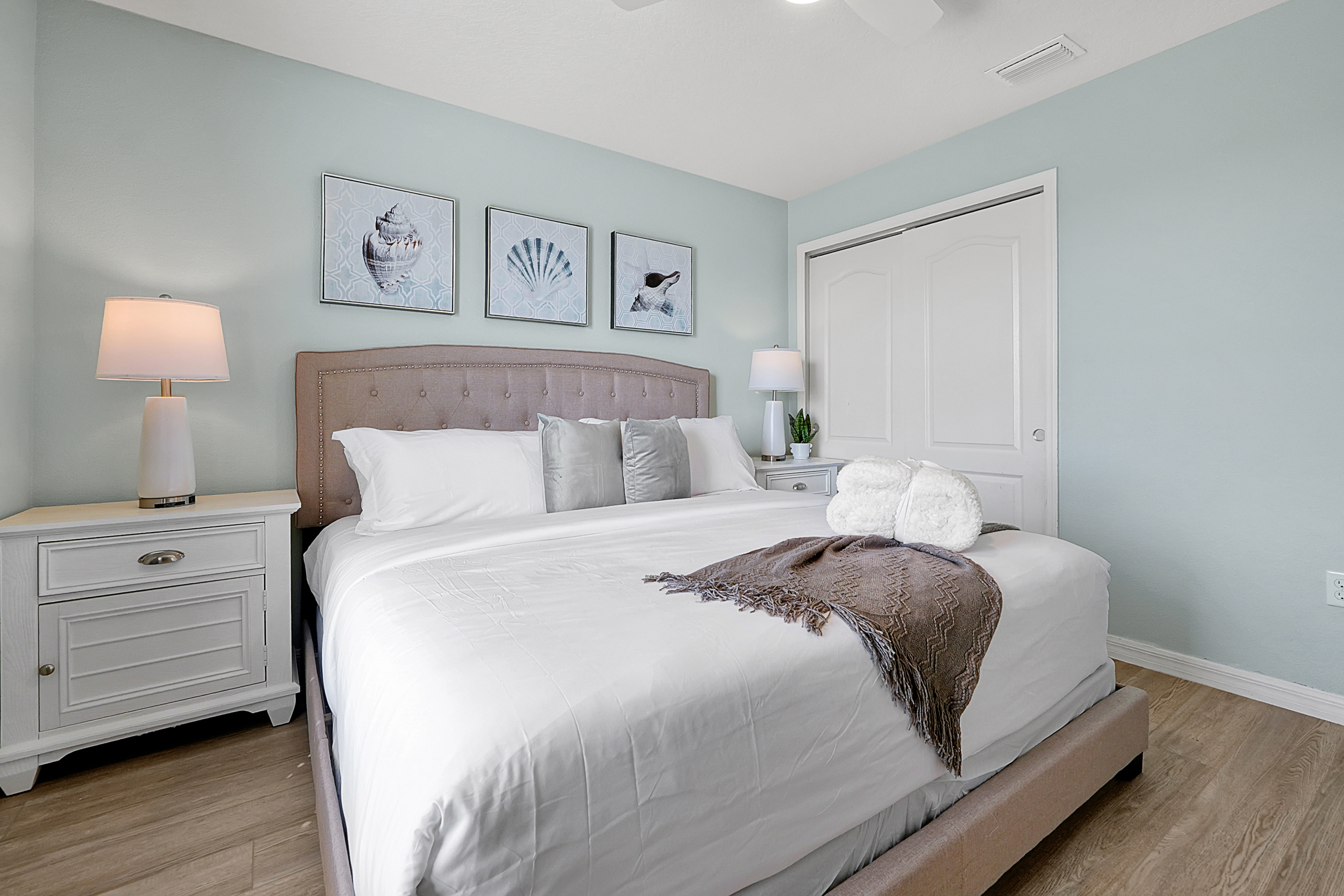 Bedroom 7-2nd Floor-King