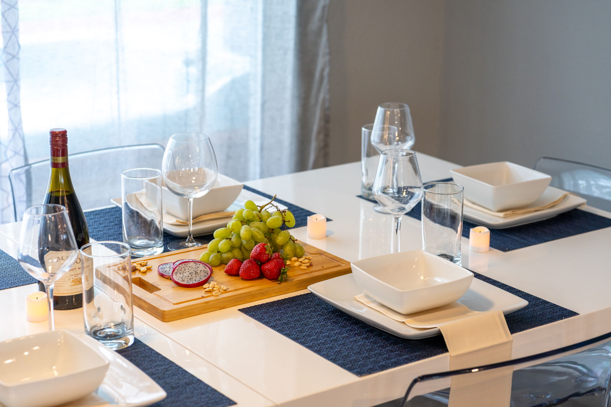 Flooded with soft natural light, this bright dining area creates a cheerful atmosphere that’s perfect for morning coffee or Sunday brunch.