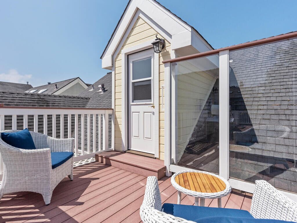 Upstairs back deck w/ views