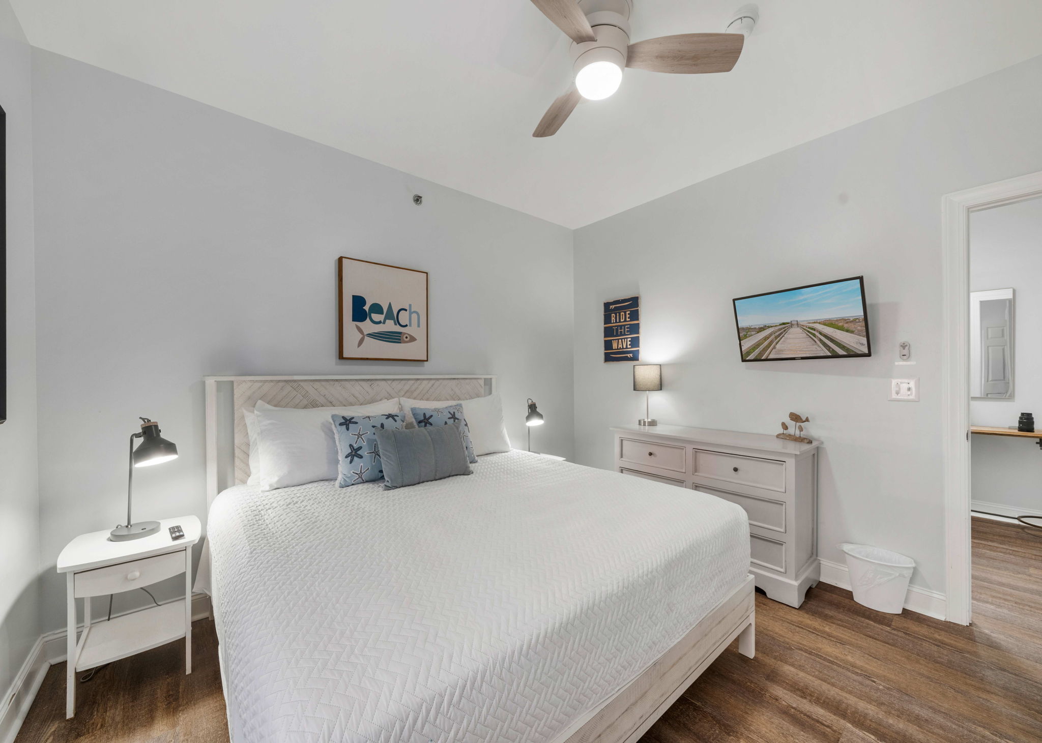 Bedroom 2: King bed, shares jack n jill bathroom | Beach Breeze | Oceanview 202 | 1116 Ocean Blvd, Isle of Palms, SC | IOP Escapes