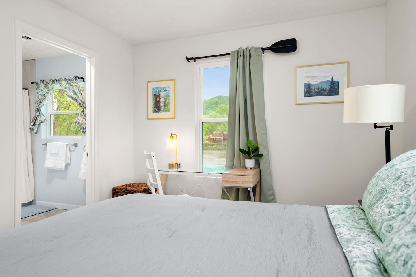 If you must catch up work while you are at Casa Del Rio there is a dedicated desk for this as well as high speed internet. It is located in bedroom one.