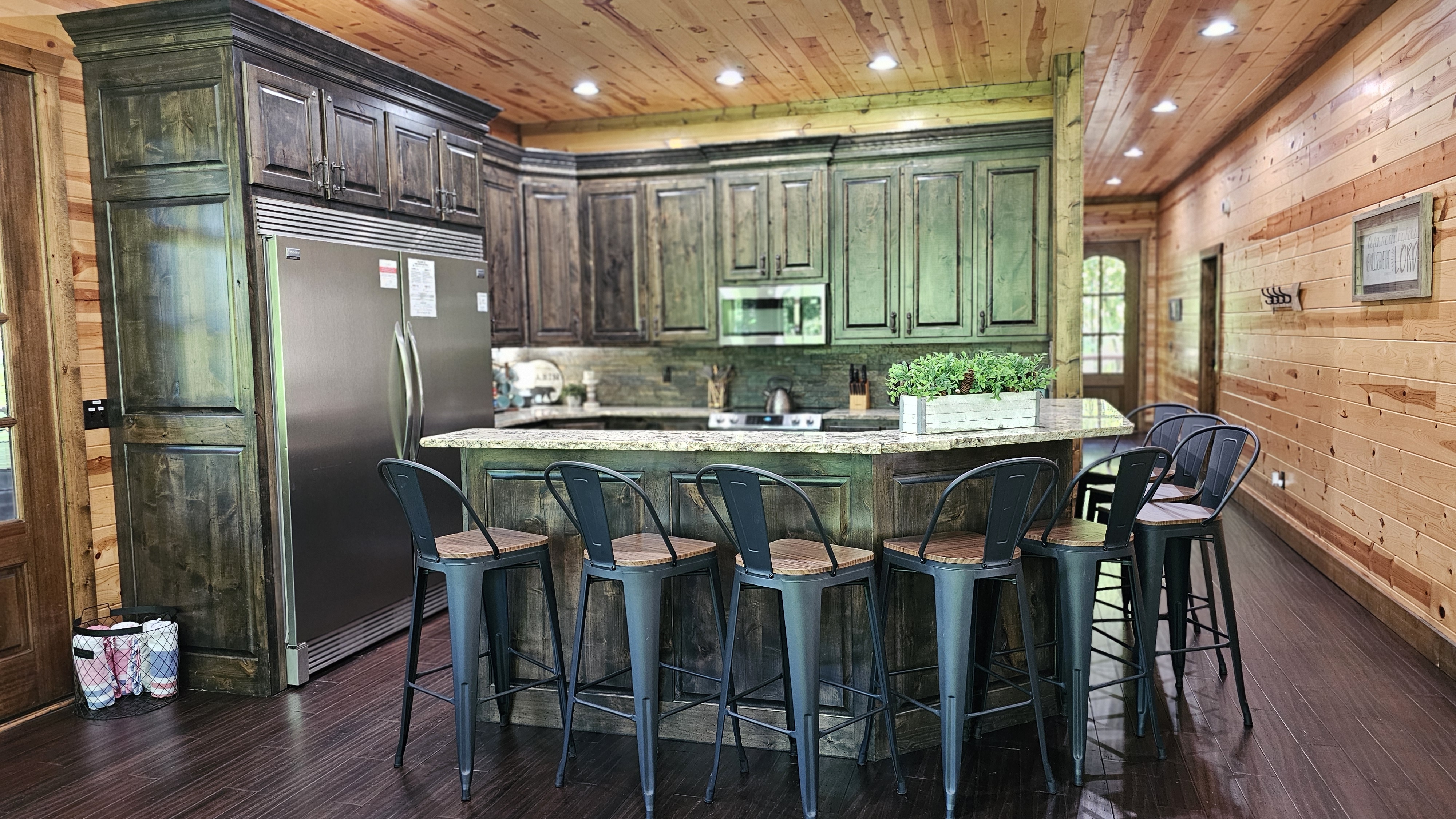 Pine & Hearth Lodge
