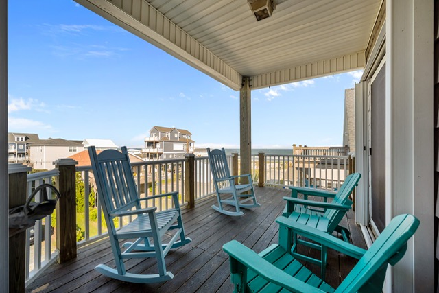 The ultimate chill spot: balcony seating paired with peaceful ocean views