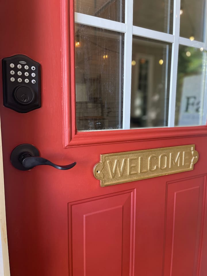 Enter thru the breezeway’s red welcoming door. Keypad on the door for Easy checkin 