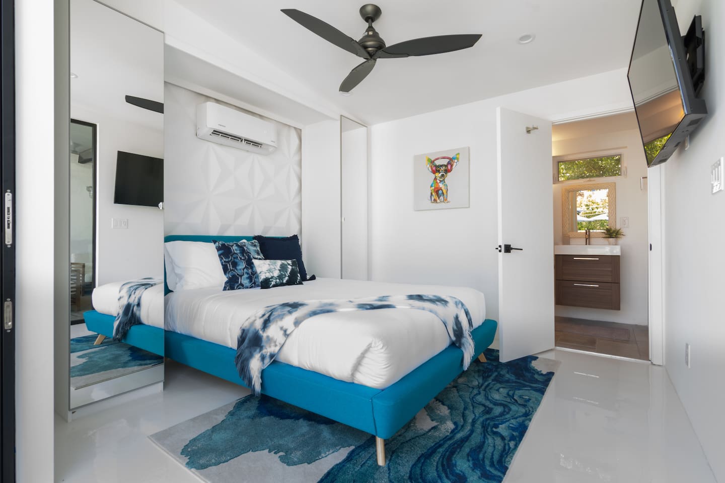 Guest house with ensuite bathroom and walk-in rain shower