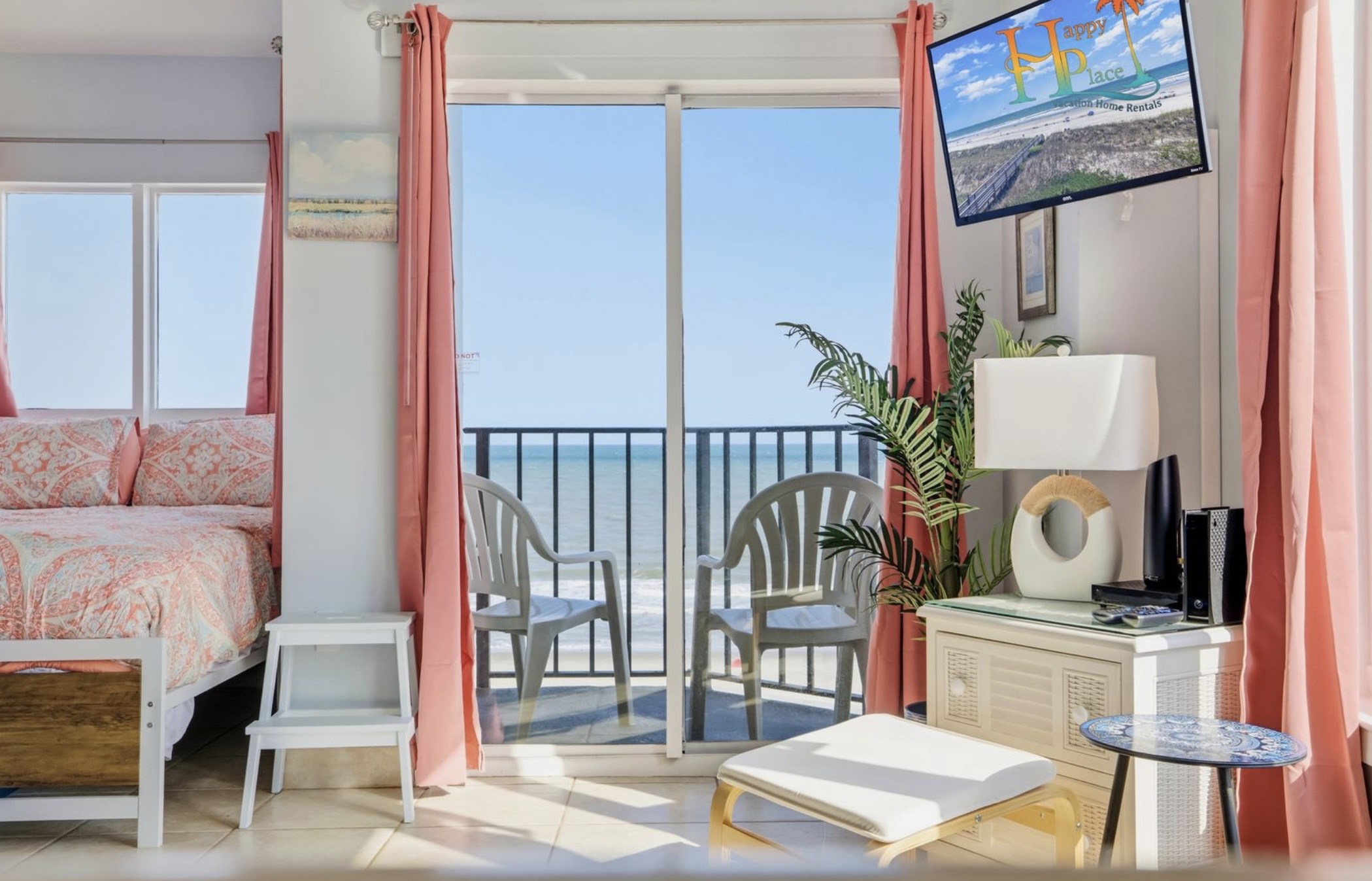 Wake up to sunrise views in this romantic oceanfront studio featuring a queen bed, calming coastal design, and large windows overlooking the water. Perfect for couples or solo travelers looking for a peaceful, elevated beach escape. ⭐