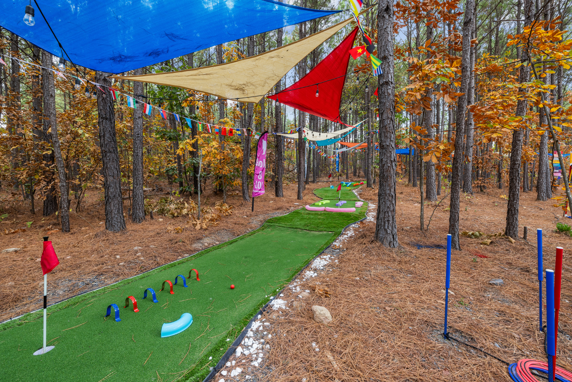 LuckyOne Hole #8 Putt Putt