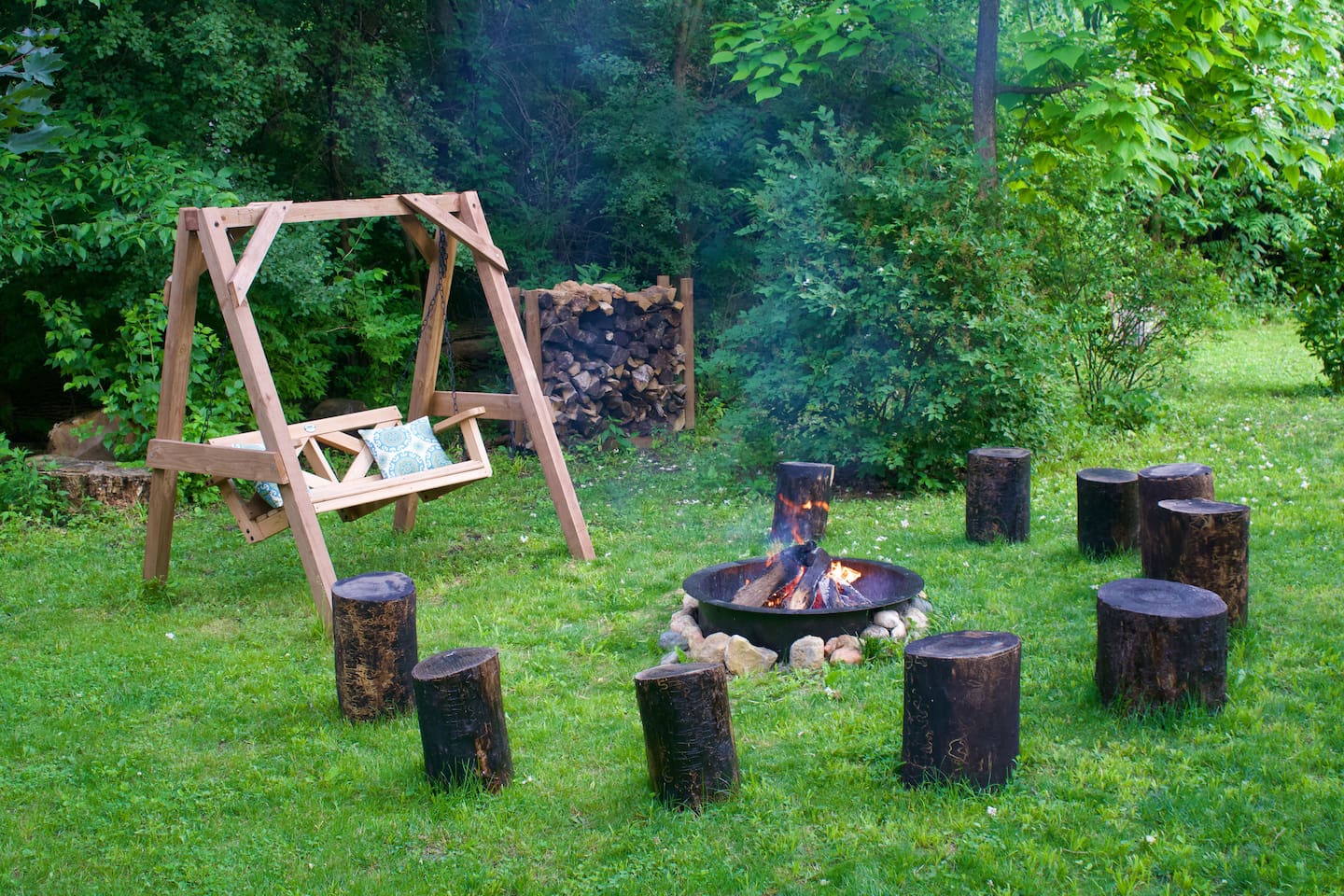 Get mesmerized by the flickering flames in the fire pit. Have fun roasting marshmallows or hot dogs in the fire pit with the provided skewers. The firewood is complementary and we provide fire starter and twigs to help you get the fire going. 