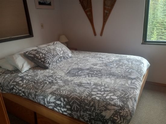 Bedroom: Full-size bed.