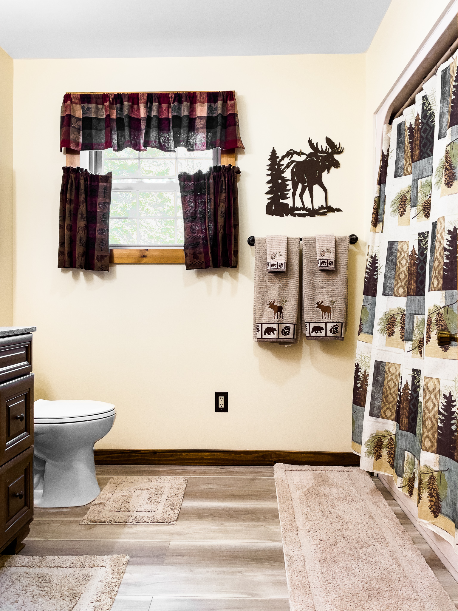 Upstairs full bathroom