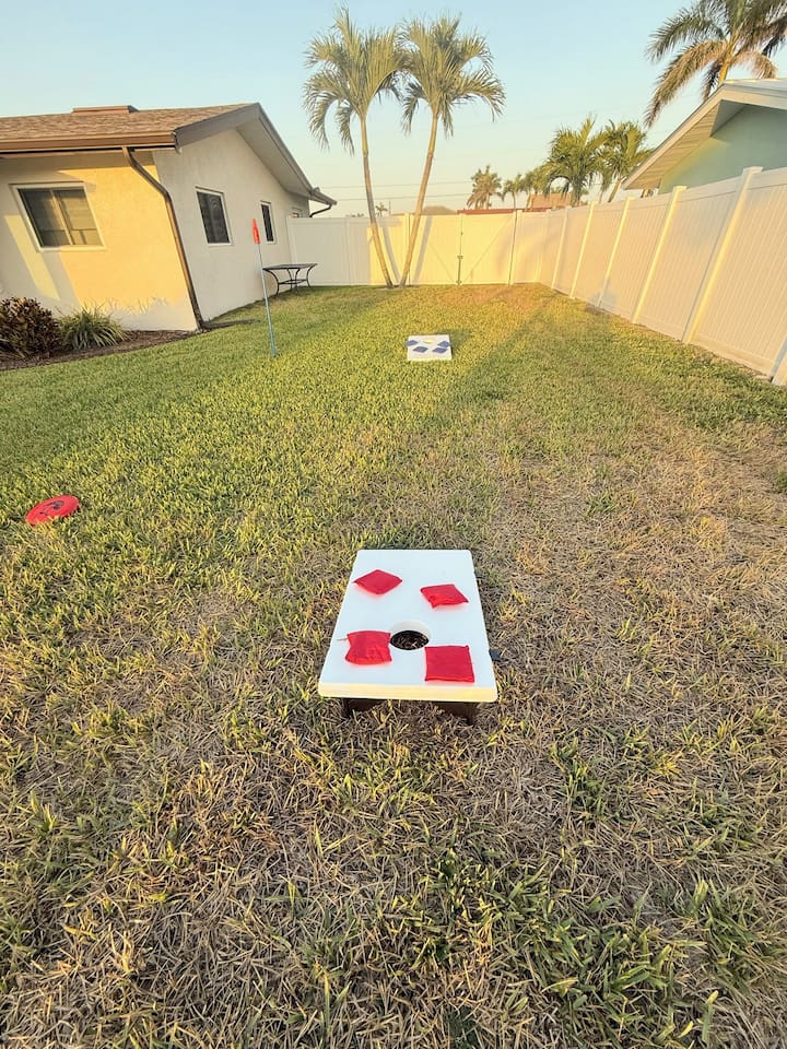 yard games - corn hole