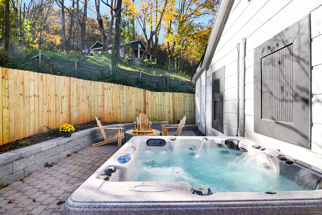 Spacious Hot Tub and Fire Pit