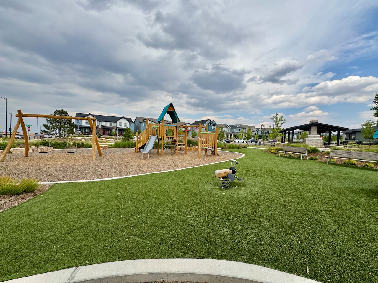Community park (Honeysuckle Park) just a minute away with playground, open space, picnic tables, and barbecues.