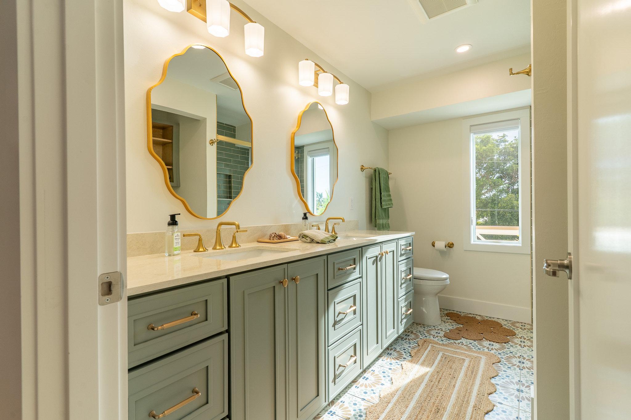 Guest Bathroom with Shower