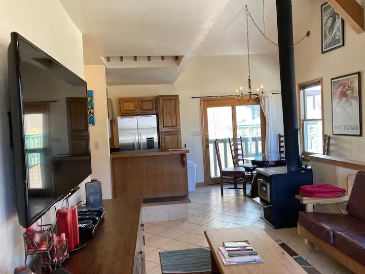 Living room/Dining Area