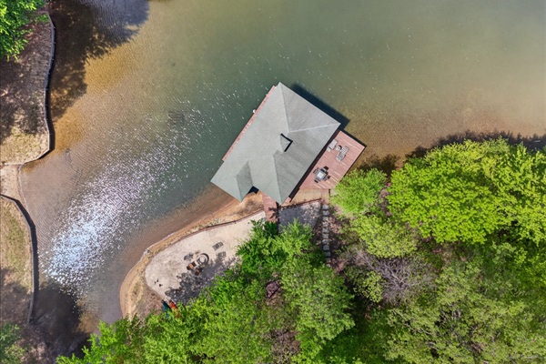 Waterfront, from every angle.