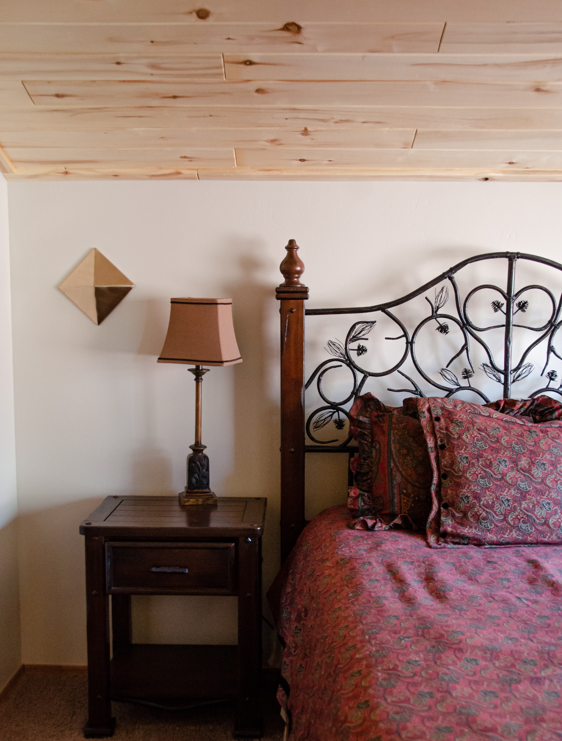 2nd bedroom queen size bed