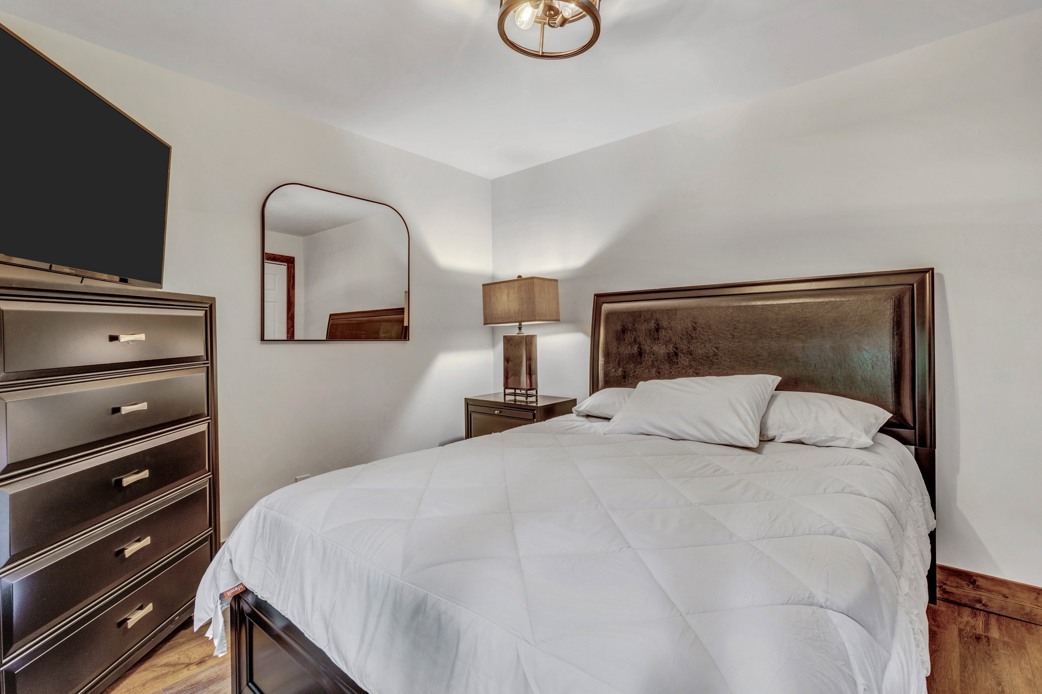 Second Bedroom - Queen