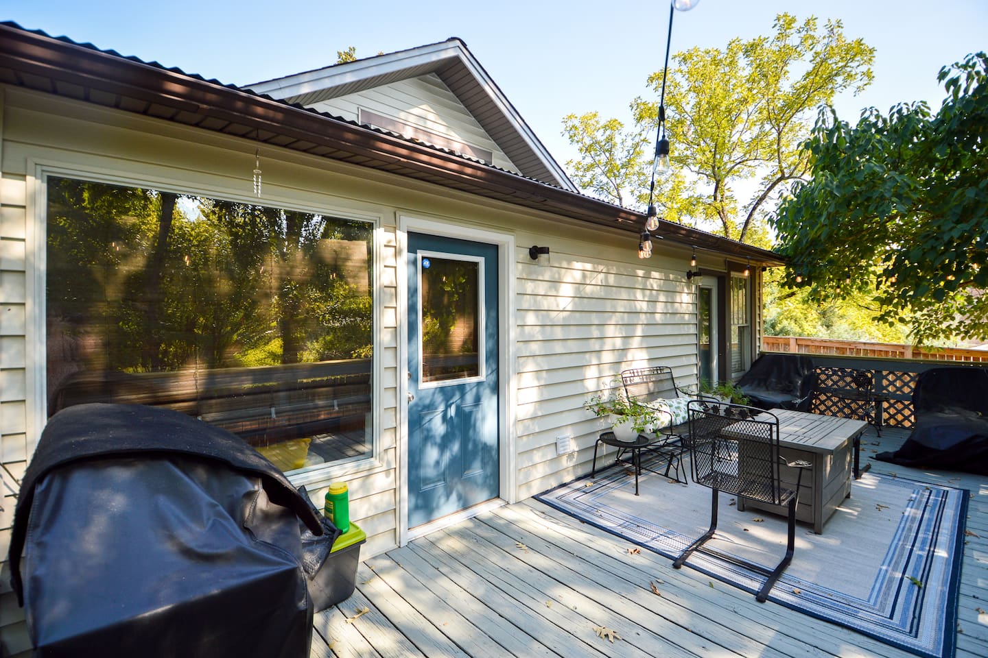 Back Patio with BBQ Grill