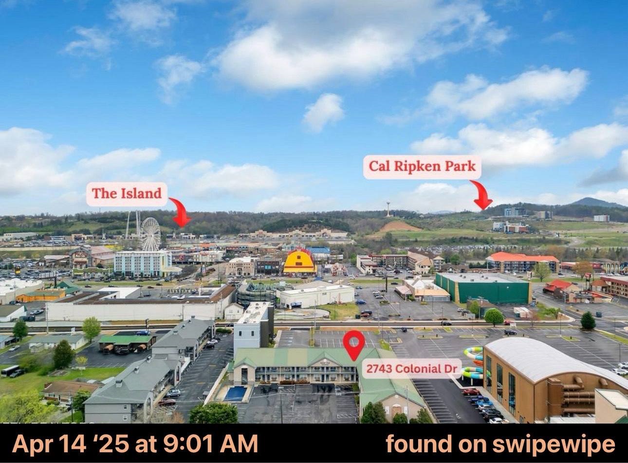 LOCATION!! 2 BLOCKS OFF PARKWAY