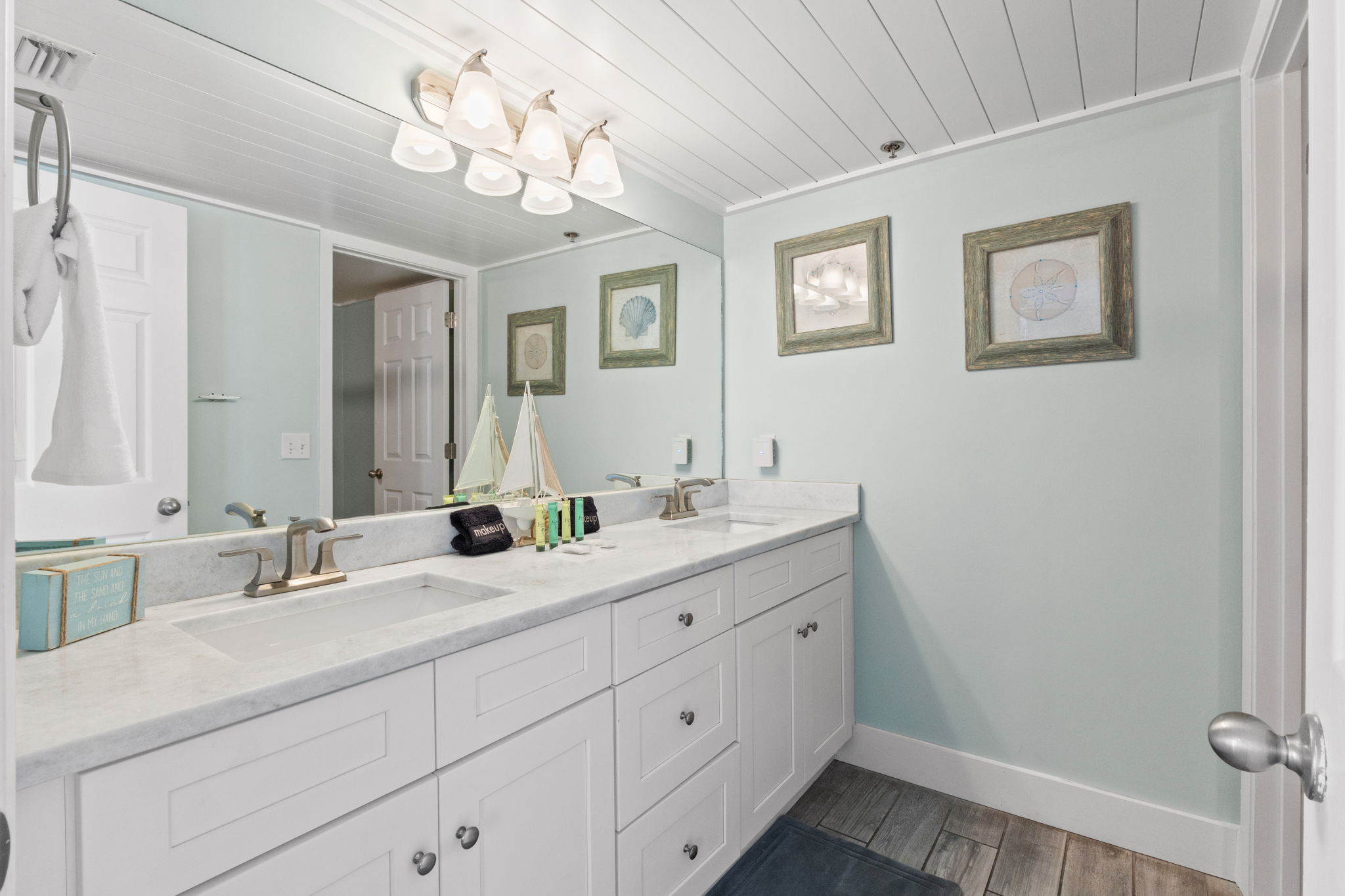 Bedroom 2 Ensuite Bathroom